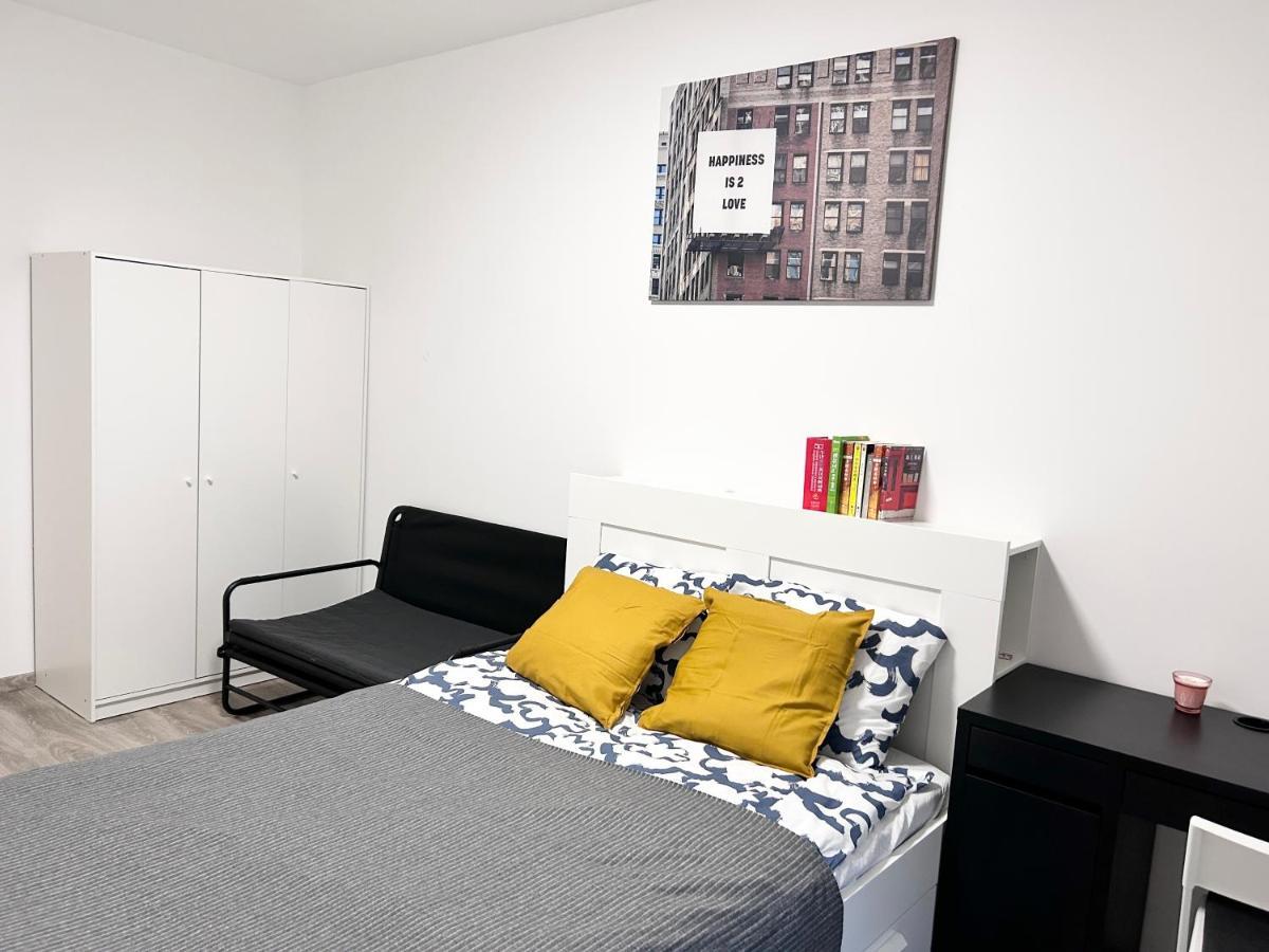 New 2022 Family&Friends Downtown Ac 3Br 2Ba Free Parking Big Balcony Near Metro&Train Station Self Check-In Apt Budapest Bagian luar foto