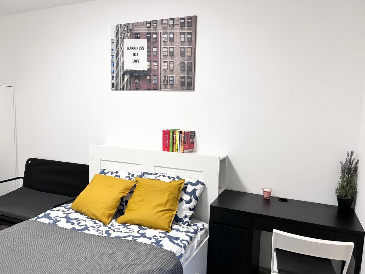 New 2022 Family&Friends Downtown Ac 3Br 2Ba Free Parking Big Balcony Near Metro&Train Station Self Check-In Apt Budapest Bagian luar foto