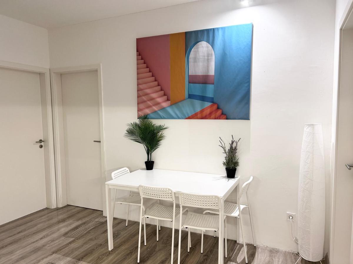 New 2022 Family&Friends Downtown Ac 3Br 2Ba Free Parking Big Balcony Near Metro&Train Station Self Check-In Apt Budapest Bagian luar foto