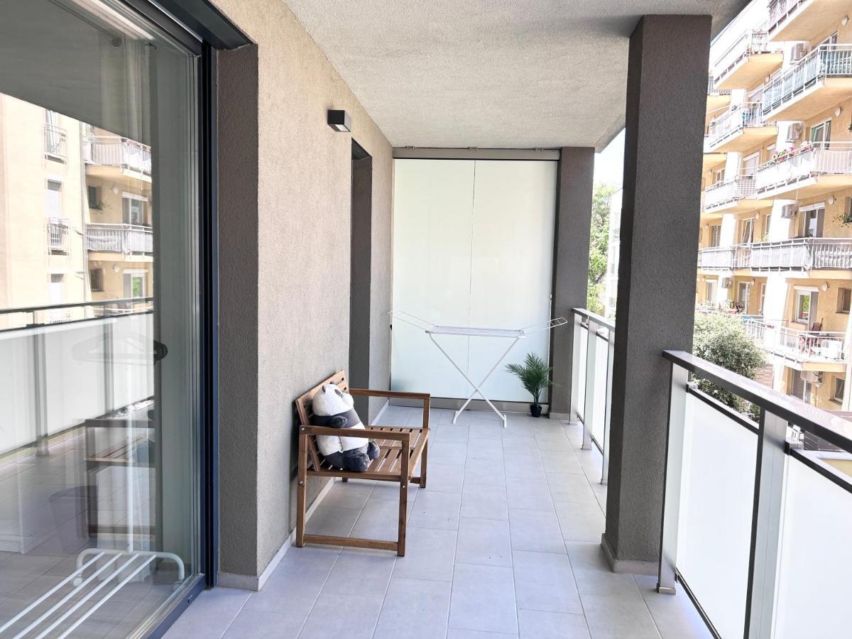New 2022 Family&Friends Downtown Ac 3Br 2Ba Free Parking Big Balcony Near Metro&Train Station Self Check-In Apt Budapest Bagian luar foto