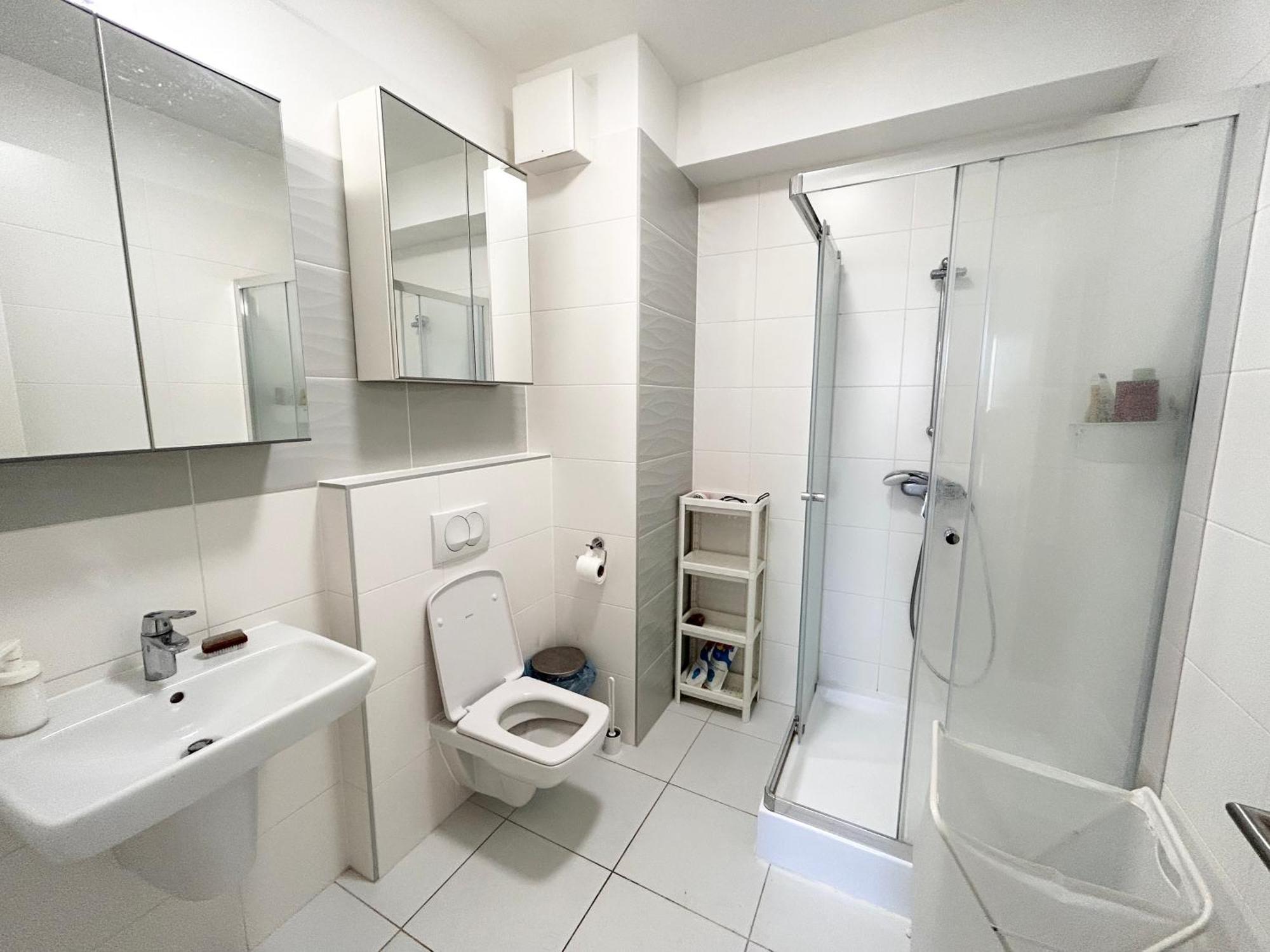 New 2022 Family&Friends Downtown Ac 3Br 2Ba Free Parking Big Balcony Near Metro&Train Station Self Check-In Apt Budapest Bagian luar foto